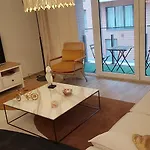 Courbevoie * Louvain-la-Neuve
