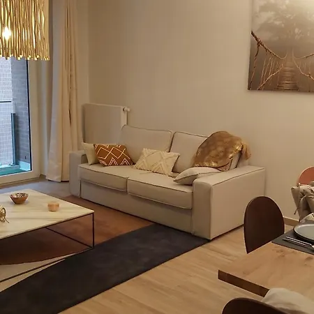 アパート Courbevoie